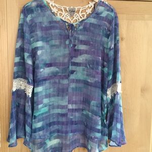 Lovely, light-weight turquoise/purple tunic